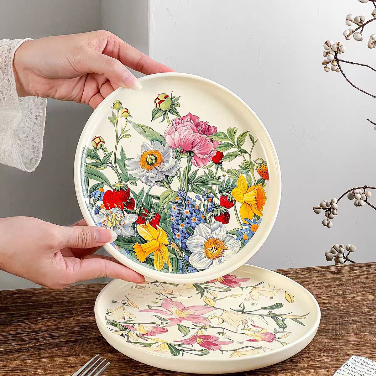 Vintage Collectible Dishes - Assiette en céramique florale romantique et